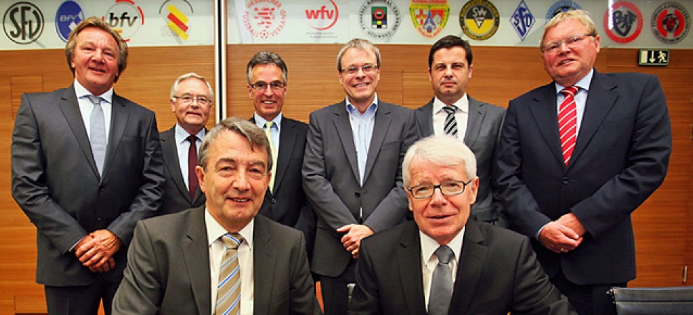 DFB und Ligaverband pflegen solidarische Miteinander: Niersbach (v.l.) und Rauba