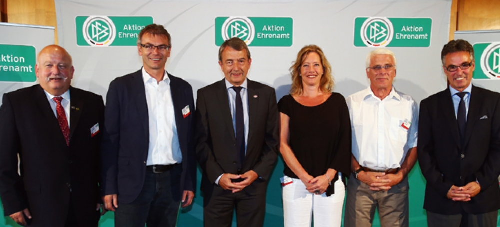 Die südbadischen Club 100-Mitglieder mit DFB-Präsident Wolfgang Niersbach