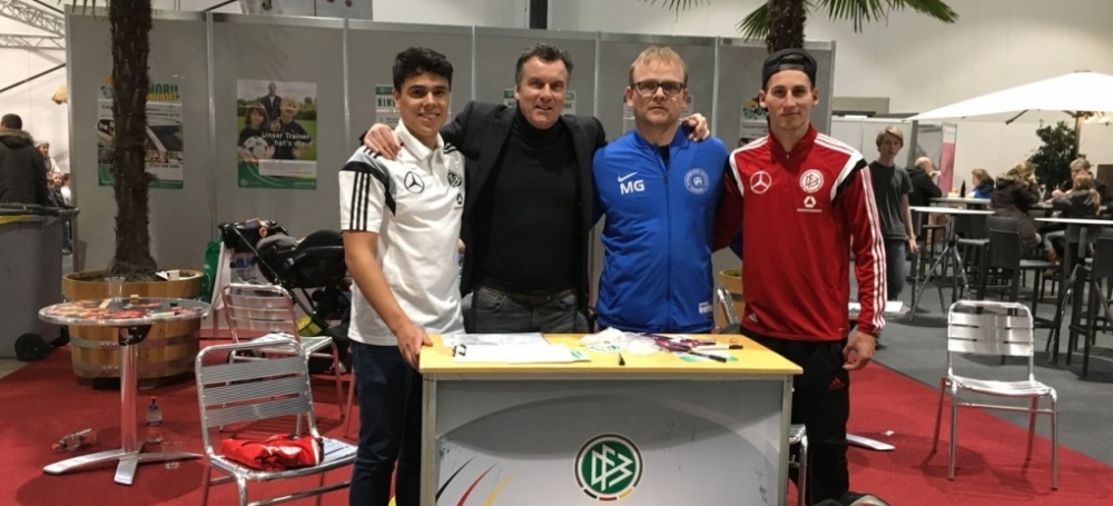 DFB-Mobil besucht die Freizeitmesse