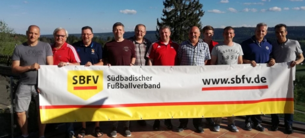 Die Ausschussmitglieder der beiden Landesverbände trafen sich zu einer gemeinsamen Sitzung mit Abendessen.